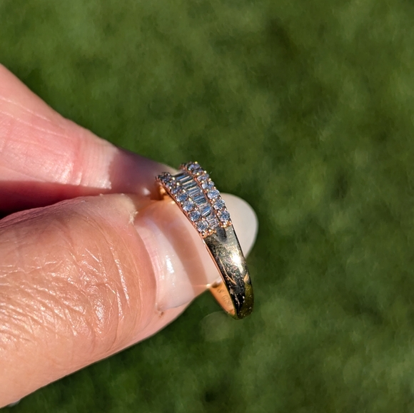 18K Rose Gold Wide Baguette and Round Diamond Band - Picture 4 of 7